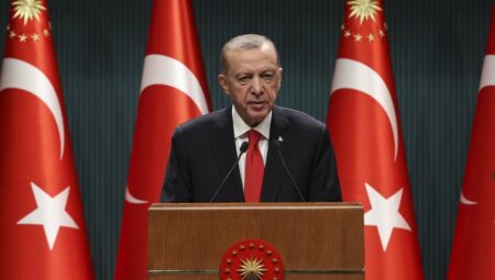 Cumhurbaşkanı Erdoğan açıkladı: Kadroluya geçişte 3 yıl şartı aranacak