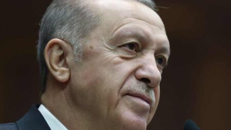 Erdoğan: Karadan da teröristlerin tepesine bineceğiz