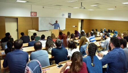 ”12 bin akademisyen Türkiye’yi terk etti”