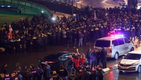 Gürcistan’da Rusya krizi büyüyor