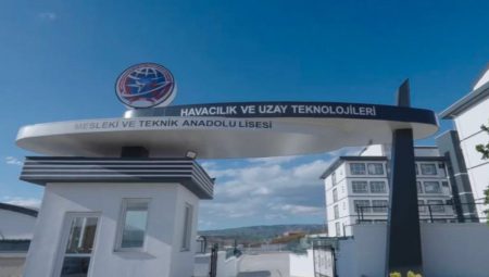Türkiye’nin ilk havacılık ve uzay lisesi Ankara’da açıldı